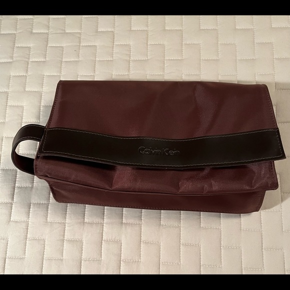Calvin Klein Other - Calvin Klein Toiletry Bag